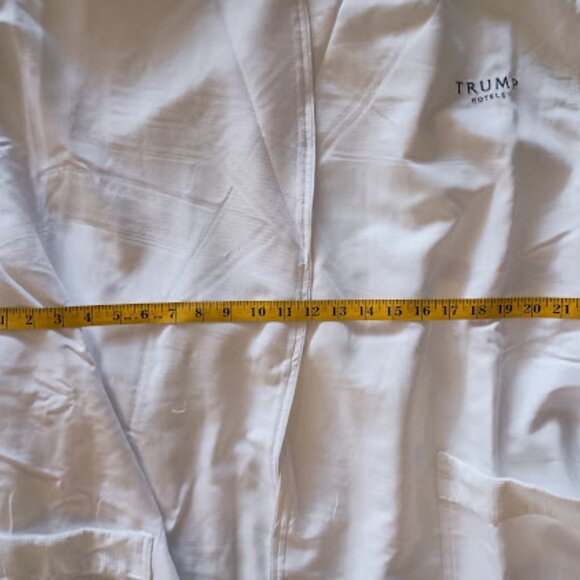 Trump Hotel White Robe OS New, Unisex - Picture 7 of 9